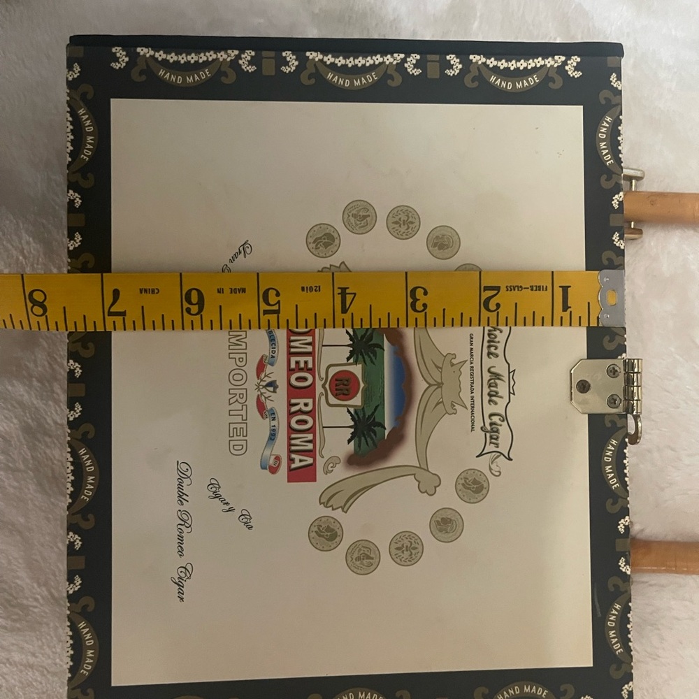 Romeo Roma Vintage Cigar Box Handbag in Cream & Black - Picture 8 of 9